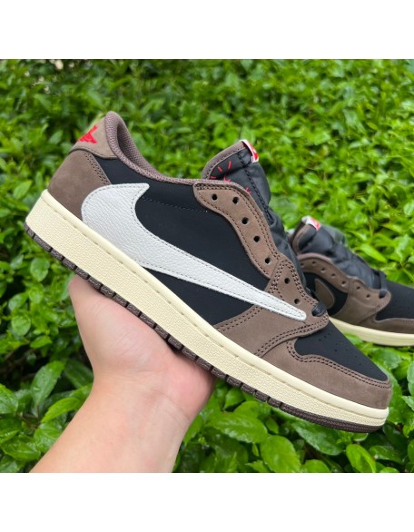 Travis Scott x Air Jordan 1 Low